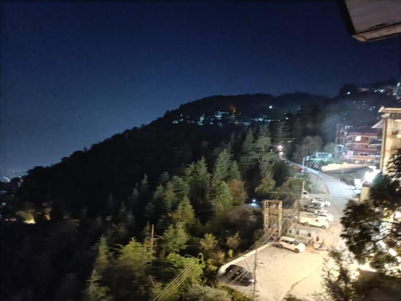 King Castle Mcleodganj-Centrally Heated And Air Cooled- Near Mall Road - Free Parking 达兰萨拉 外观 照片
