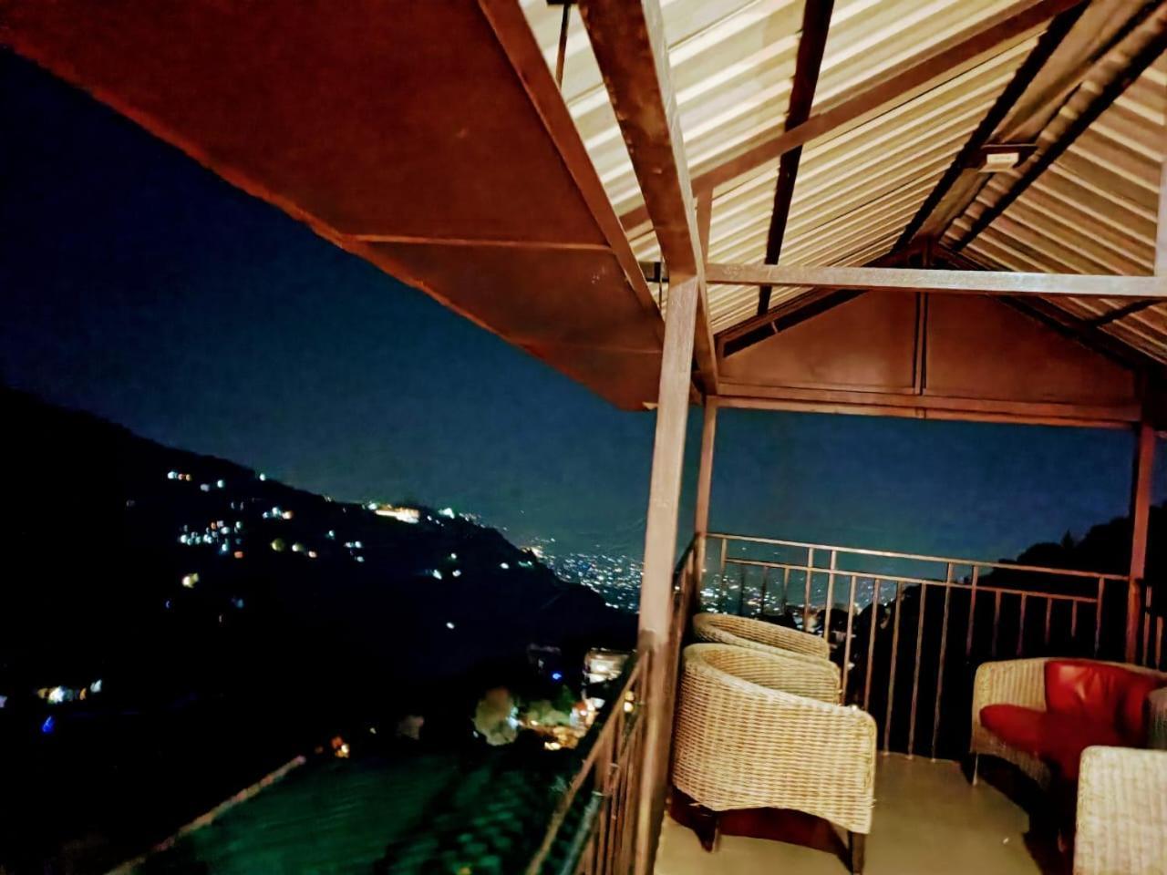 King Castle Mcleodganj-Centrally Heated And Air Cooled- Near Mall Road - Free Parking 达兰萨拉 外观 照片