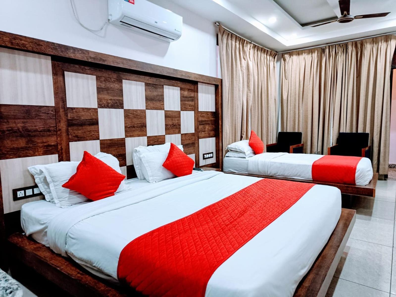 King Castle Mcleodganj-Centrally Heated And Air Cooled- Near Mall Road - Free Parking 达兰萨拉 外观 照片