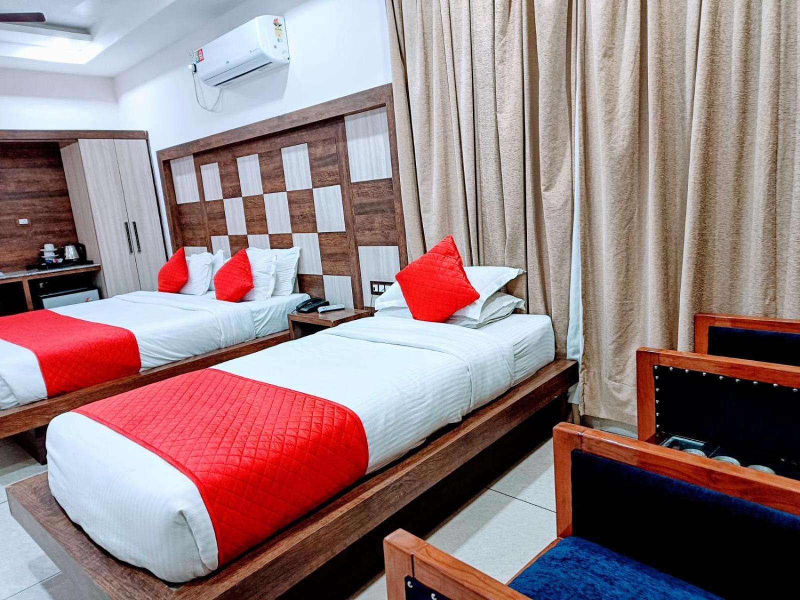 King Castle Mcleodganj-Centrally Heated And Air Cooled- Near Mall Road - Free Parking 达兰萨拉 外观 照片