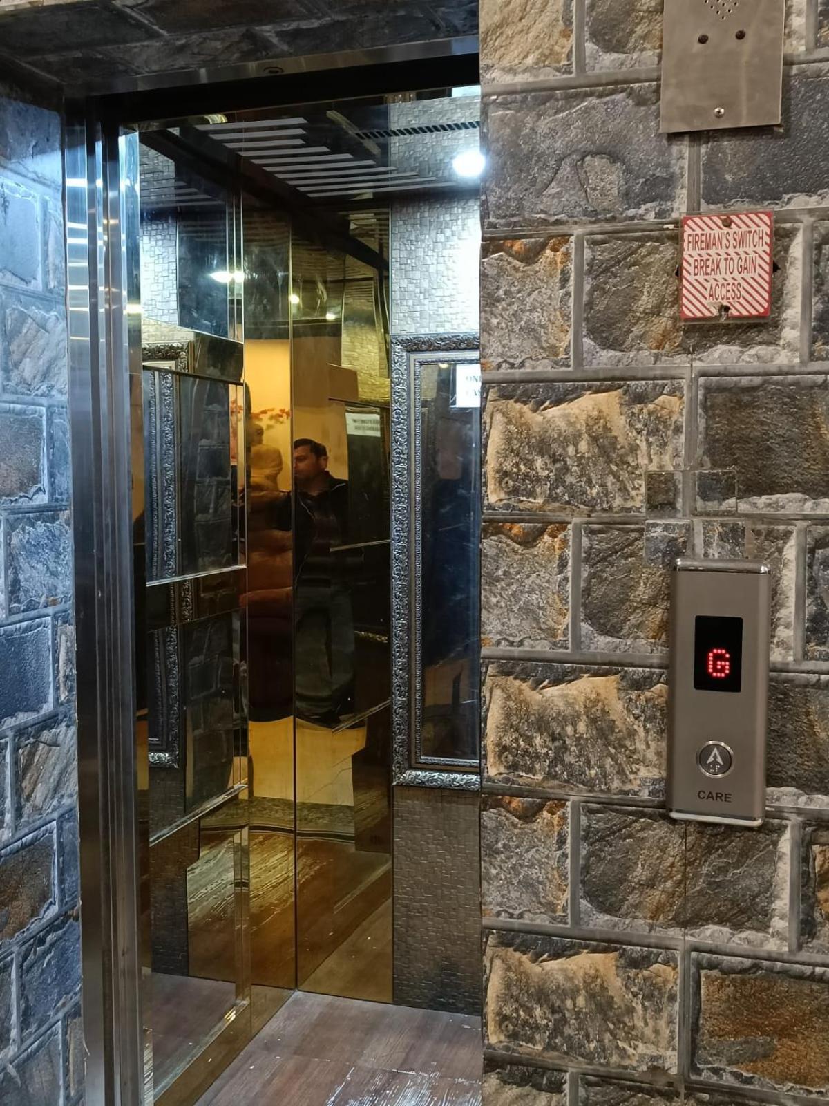 King Castle Mcleodganj-Centrally Heated And Air Cooled- Near Mall Road - Free Parking 达兰萨拉 外观 照片