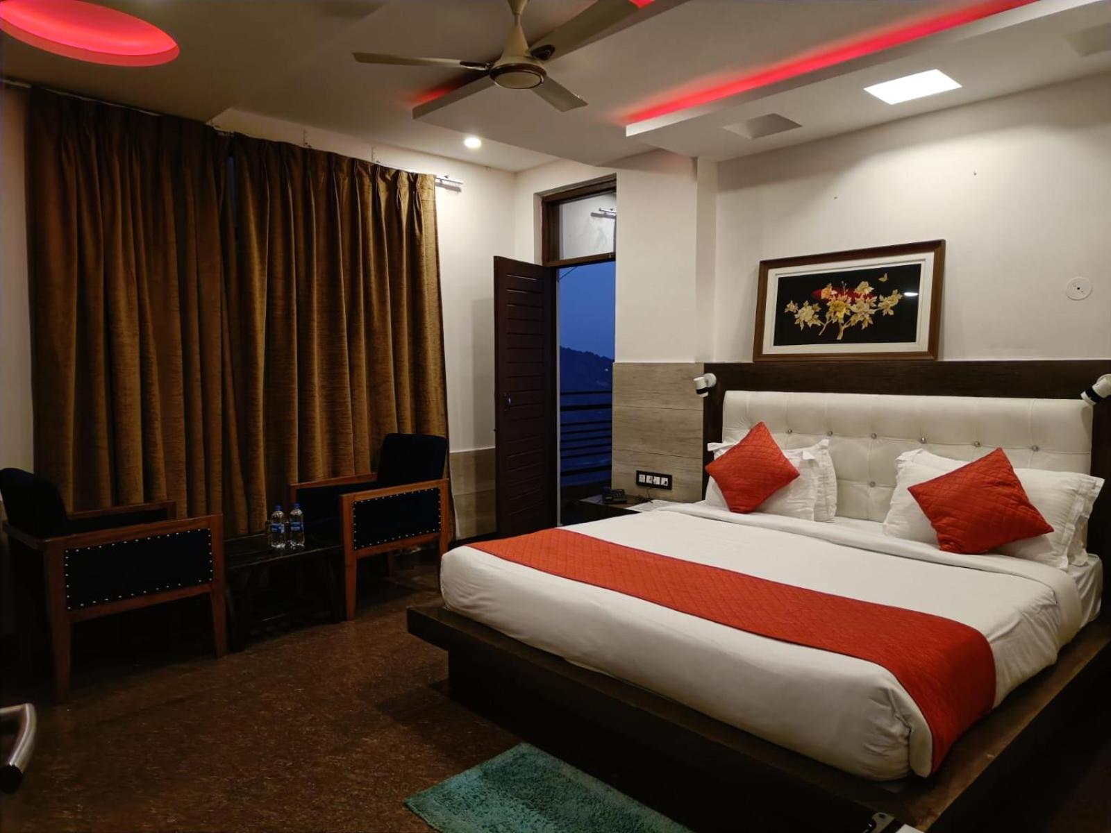 King Castle Mcleodganj-Centrally Heated And Air Cooled- Near Mall Road - Free Parking 达兰萨拉 外观 照片