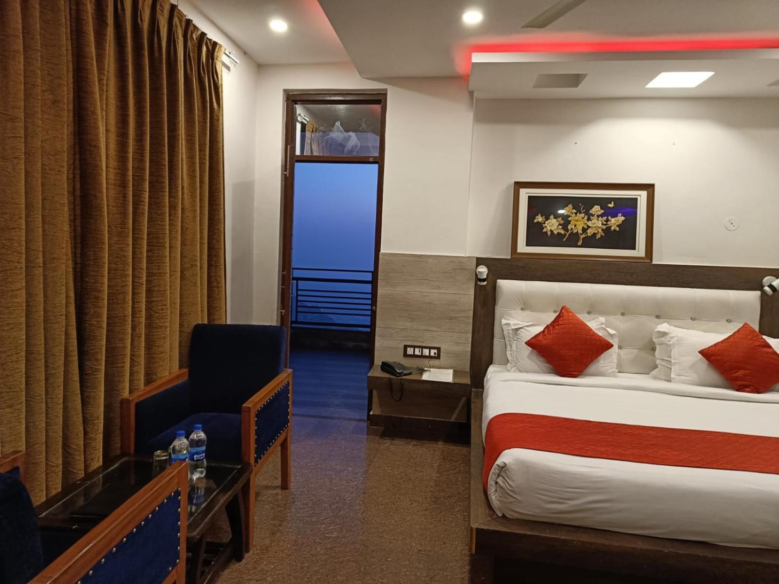 King Castle Mcleodganj-Centrally Heated And Air Cooled- Near Mall Road - Free Parking 达兰萨拉 外观 照片