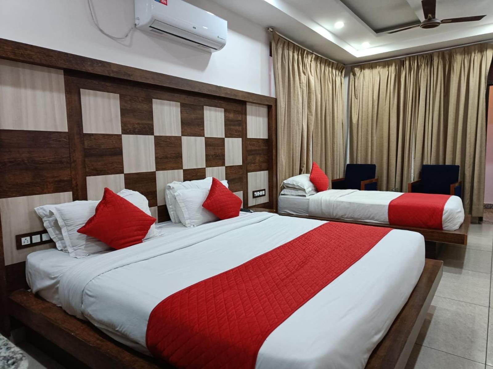 King Castle Mcleodganj-Centrally Heated And Air Cooled- Near Mall Road - Free Parking 达兰萨拉 外观 照片
