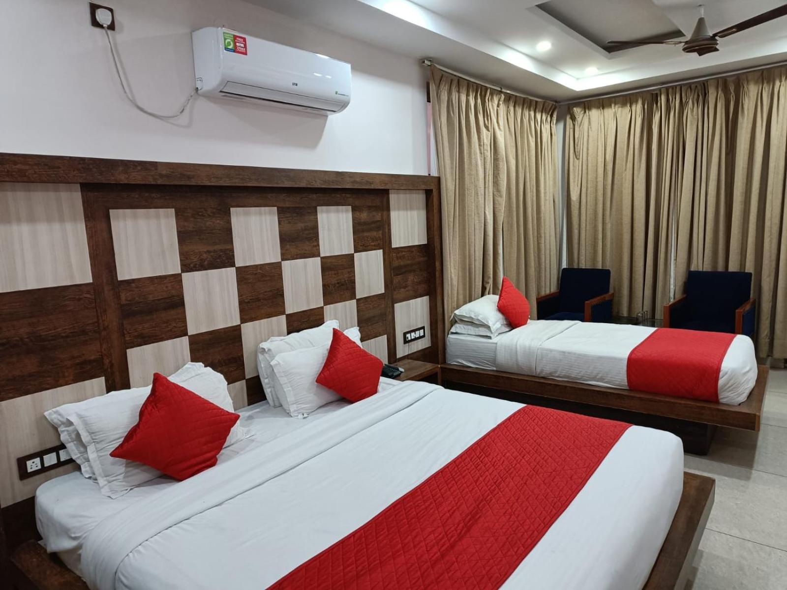King Castle Mcleodganj-Centrally Heated And Air Cooled- Near Mall Road - Free Parking 达兰萨拉 外观 照片