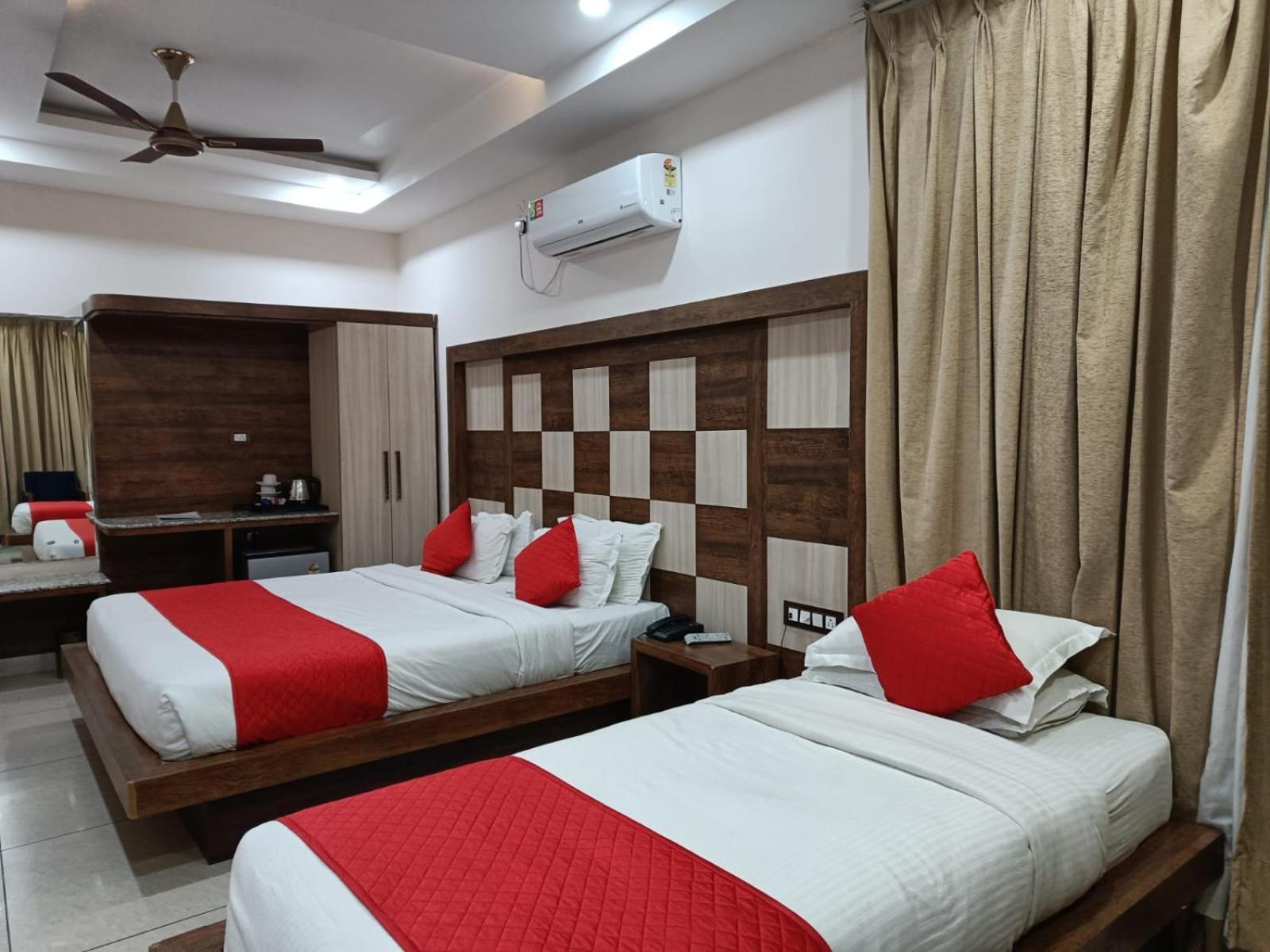King Castle Mcleodganj-Centrally Heated And Air Cooled- Near Mall Road - Free Parking 达兰萨拉 外观 照片