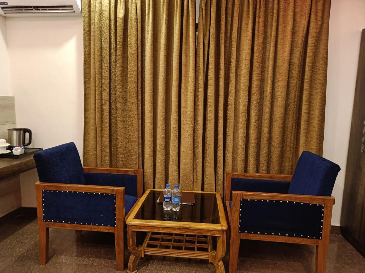 King Castle Mcleodganj-Centrally Heated And Air Cooled- Near Mall Road - Free Parking 达兰萨拉 外观 照片
